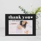 レトロはっきりしたタイポグラフィブラック写真卒業 サンキューカード (スタンド正面)