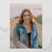 レトロはっきりしたタイポグラフィ卒業党バラ金ゴールド 箔招待状 (裏面)