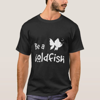 レトロは金魚のサッカーおもしろいことわざ皮肉である Tシャツ