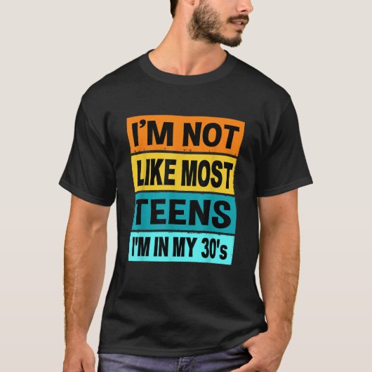 レトロは30代のシャツの10代の若者とは違う Tシャツ (正面)