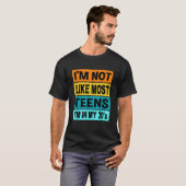 レトロは30代のシャツの10代の若者とは違う Tシャツ (正面フル)