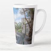 レトロイエロートラムon通りinリスボン,ポルトガル カフェラテマグ (右)