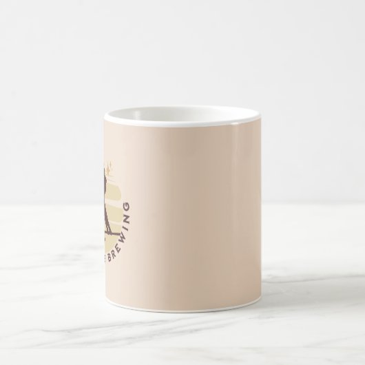 レトロウィッチベビーは赤ちゃんシャワーギフトを醸造している コーヒーマグカップ (中央)