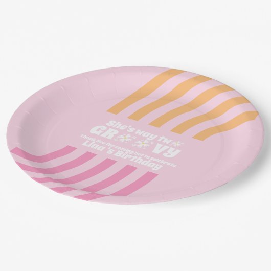 レトロウェイツーグルービーデイジーフラワー誕生日ピンク ペーパープレート (アングル)