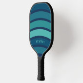 レトロウェーストライプブのティール（緑がかった色）と名前 ピックルボールラケット (左)