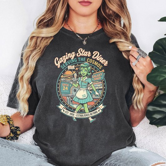 レトロエイリアンウエイトレス ギャージングスターダイナー Tシャツ