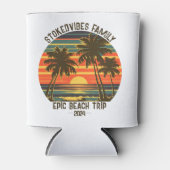 レトロエピックファミリービーチトリップバカパーソナライズされたンス 缶クーラー (正面)