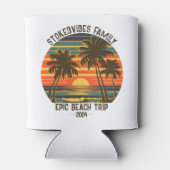 レトロエピックファミリービーチトリップバカパーソナライズされたンス 缶クーラー (裏面)