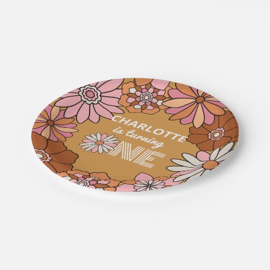 レトロオレンジとピンクのフローラデイジー第1誕生日 ペーパープレート (アングル)