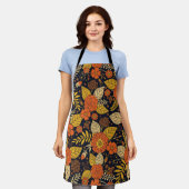 レトロオレンジイエロー&ネイビーフローラ エプロン (着用した状態)