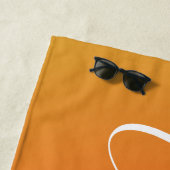 レトロオレンジグラデーション |スクリパーソナライズされたプト名  ビーチタオル (インサイチュ)