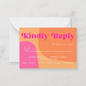 レトロオレンジピンクはっきりしたタイポグラフィウェディングRSVP ノートカード (正面)