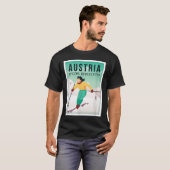 レトロオーストリアのスキーモチーフとスキー&ストック Tシャツ (正面フル)