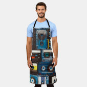 レトロオーディオカセットテープ エプロン (着用した状態)