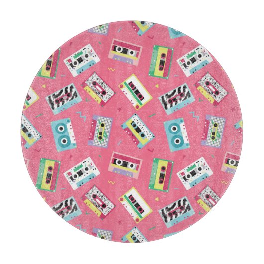 レトロオーディオテープ： 80sスタイル。 カッティングボード (正面)