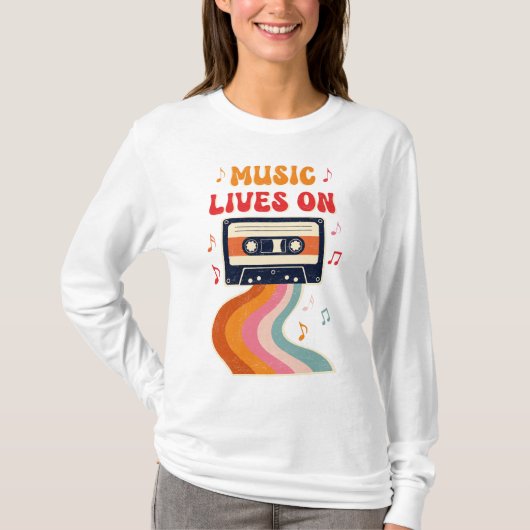 レトロカセットテープシャツ – Music Lives Onヴィンテージ Tシャツ (正面)