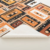 レトロカセットテープシームレスパターン シェルパブランケット (3/4)