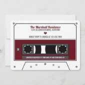 レトロカセットテープワインレッドブライダルシャワー 招待状 (裏面)