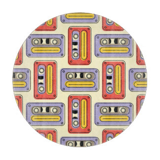 レトロカセットテープ：シームレスパターン。 カッティングボード