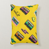 レトロカセット： 80の愛パーティーデザイン アクセントクッション (正面(垂直))