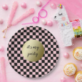 レトロカッコいいピンク市松模様にブラックのチェックパーティーのデコ ペーパープレート (パーティー)