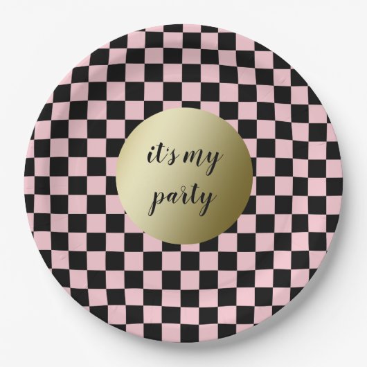レトロカッコいいピンク市松模様にブラックのチェックパーティーのデコ ペーパープレート (正面)
