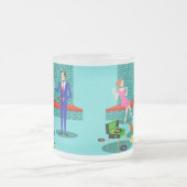 レトロカップルと犬の曇りガラスのマグカップ フロストグラスマグカップ (中央)