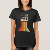 レトロカメラに虹のプリント Tシャツ (正面)