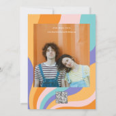 レトロカラフルGroovy Wavy Boho結婚のQrコード 招待状 (裏面)