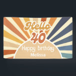 レトロカラフルSun Groovy Wave Hello 40th Birthday 横断幕<br><div class="desc">祝レトロSun Groovy Wave40thバースデーバナーカラフルで素晴らしい40s!この目鮮やかを引く装飾は、すぐにグルービー時代に戻って運ぶ。レトロスタイリッシュな太陽デザインで、40歳の誕生日お祝いに最適。つる懐かしさとお祝いの波を乗せ転がて！</div>