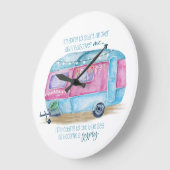 レトロカンパーカラバンブルー |ピンクとホワイトグラマー ラージ壁時計 (傾斜)
