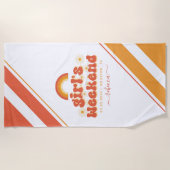 レトロガールズウィークエンド カスタムネーム ブライズパーティー ビーチタオル (正面)