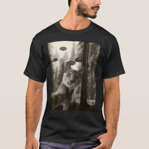 レトロキャットセルフィーとUFOsエイリアンExtravasia Tシャツ