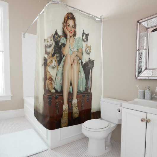 レトロキャット熱狂するレディービーブの抱擁 シャワーカーテン (インサイチュ)