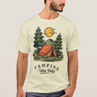 レトロキャンプ場サンセットキャンプファイヤーパインの森Tシャツ Tシャツ