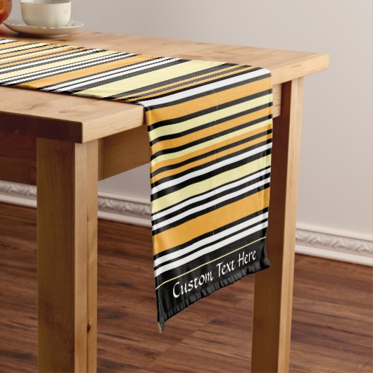 レトロクラシックブラックイエローストライプパーソナライズされた ショートテーブルランナー (インサイチュ)