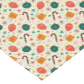 レトロクリスマスオーナメントとギフトパターン テーブルクロス (アングル)