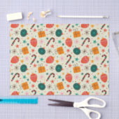 レトロクリスマスオーナメントとギフトパターン 薄葉紙 (クラフト)