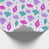 レトロクリスマスオーナメントインピンクティール(緑がかった色)デザイン ラッピングペーパー (角)