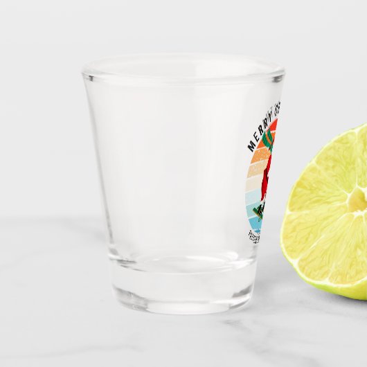 レトロクリスマスサンセットスキーサンタパーソナライズされた ショットグラス (左)