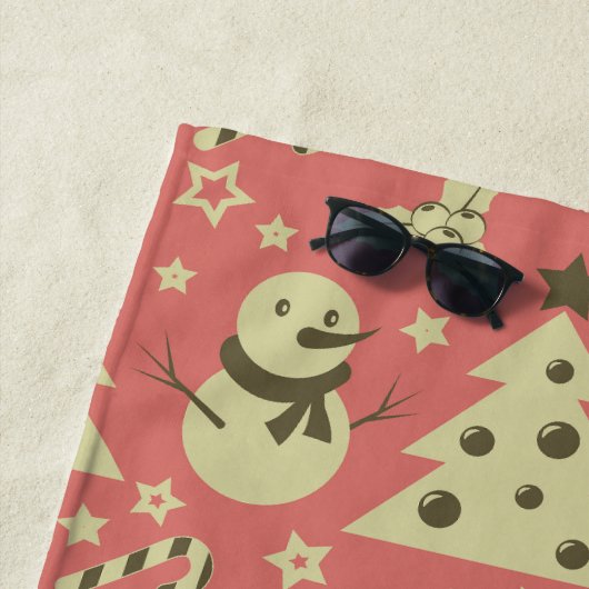 レトロクリスマスツリーのホリーベリースターキャンディーケーン ビーチタオル (インサイチュ)