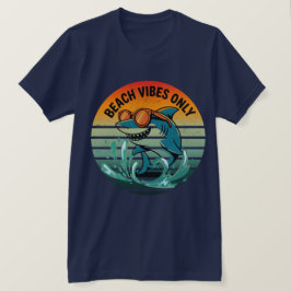 レトロクールシャークとサングラス – ビーチビベスのみ Tシャツ