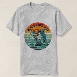 レトロクールシャークとサングラス – ビーチビベスのみ Tシャツ