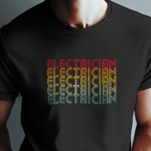 レトロクールスタイル電気工事士積み上げタイポグラフィ Tシャツ