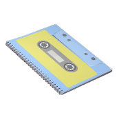 レトログリーンとブルーのカセットテープ ノートブック (右側)