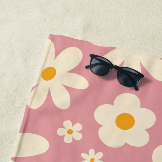 レトログルービーデイジーボホ砂漠パーソナライズされたピンク ビーチタオル (インサイチュ)