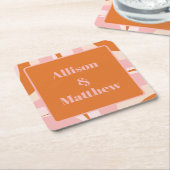 レトログルーブモダンミニマリストピンクとオレンジ スクエアペーパーコースター (アングル)