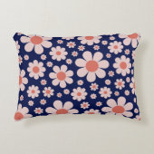 レトログルーヴィデイジーパターンネイビーブルーオレンジ アクセントクッション (正面)