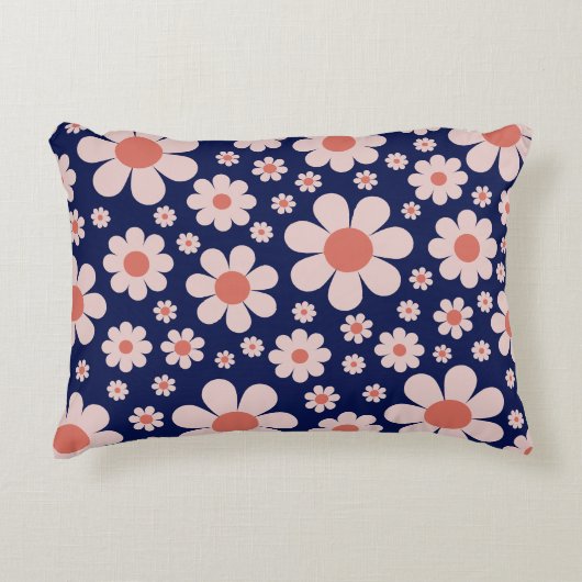 レトログルーヴィデイジーパターンネイビーブルーオレンジ アクセントクッション (正面)