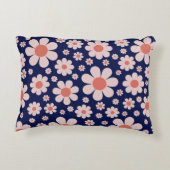 レトログルーヴィデイジーパターンネイビーブルーオレンジ アクセントクッション (裏面)